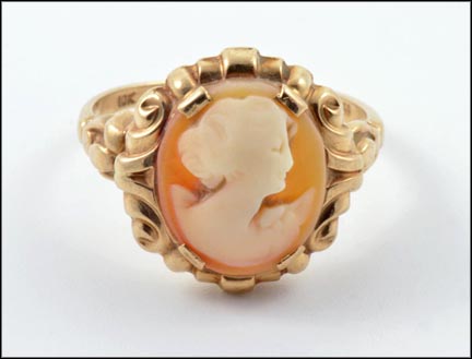 Cameo Ring, 1940's in 10K Yellow Gold LARGE