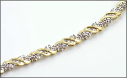 Diamond Bracelet in 10K Yellow Gold LARGE