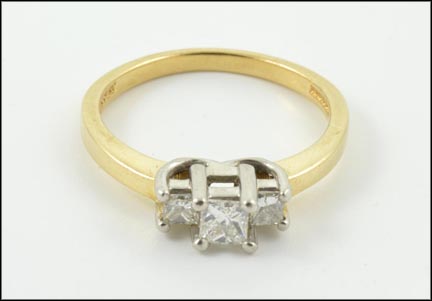 Three Stone Diamond Engagment Ring in 14K Yellow Gold LARGE