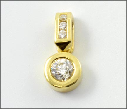 Diamond Pendant in 18K Yellow Gold MAIN
