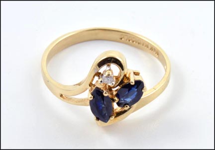 Sapphire Ring in 14K Yellow Gold MAIN
