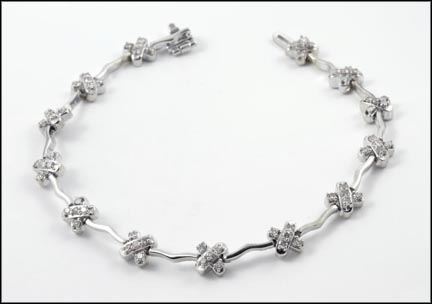Diamond Bracelet in 14K White Gold LARGE