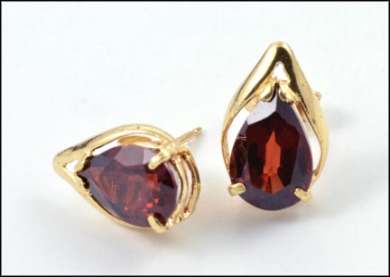 Garnet Earrings in 14K Yellow Gold MAIN