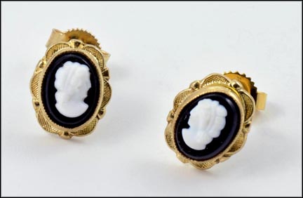 Stone Cameo Earrings in 14K Yellow Gold LARGE
