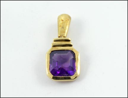 Amethyst Pendant in 14K Yellow Gold MAIN