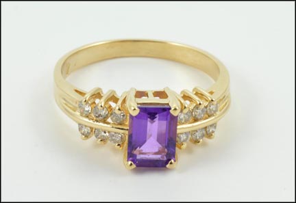 Amethyst and Diamond Ring in 14K Yellow Gold MAIN