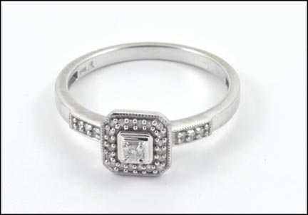 Diamond Ring in 10K White Gold LARGE