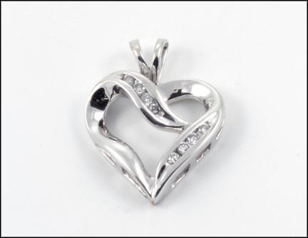 Diamond Heart Pendant in 14K White Gold MAIN