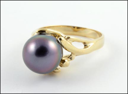 Black Pearl Ring in 14K Yellow Gold MAIN