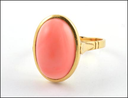 Coral Ring in Yellow Gold MAIN