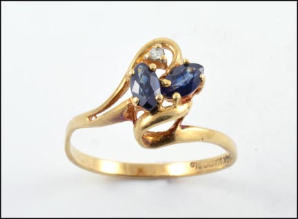 Sapphire Ring in 14K Yellow Gold MAIN