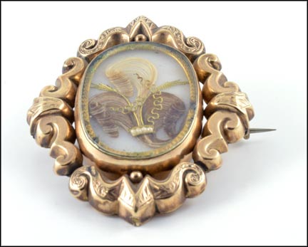 1870's Mourning Pin in Yellow Gold MAIN