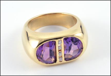 Amethyst and Diamond Ring in Yellow Gold MAIN