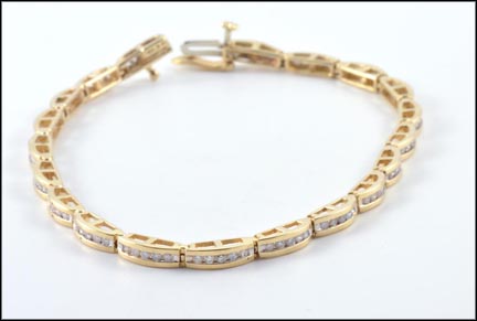 Diamond Tennis Bracelet in 14K Yellow Gold LARGE