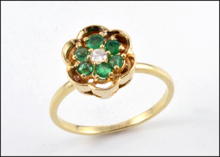 Emerald Cluster Ring in Yellow Gold MAIN
