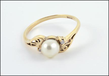 Pearl Ring in 10K Yellow Gold LARGE