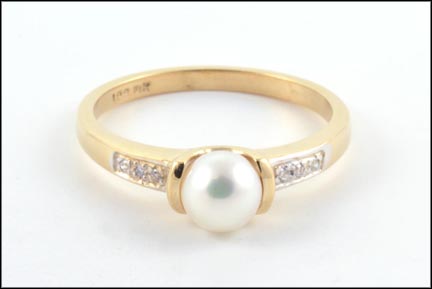 Pearl Ring with Diamond Accents in 14K Yellow Gold LARGE