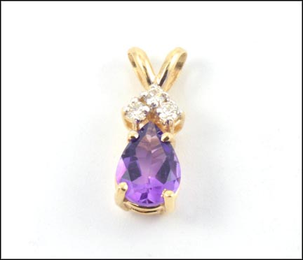 Amethyst and Diamond Pendant in Yellow Gold MAIN
