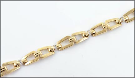 Diamond Link Bracelet in 14K Yellow Gold MAIN