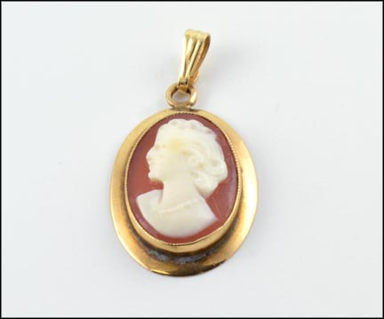 Cameo Pendant in 14K Yellow Gold MAIN