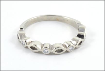 Infinity Diamond Ring in White Gold LARGE