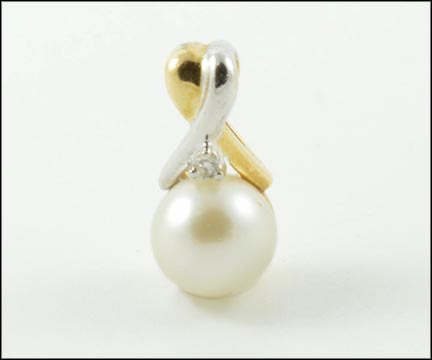 Pearl Pendant in 14K Two-Tone Gold LARGE
