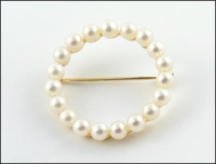 Pearl Circle Pin in 14K Yellow Gold MAIN