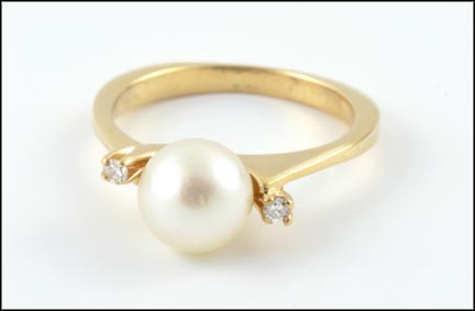 Pearl Ring with Diamond Accent in Yellow Gold LARGE