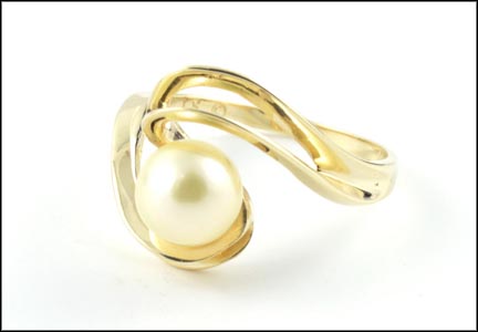 Pearl Ring in 14K Yellow Gold LARGE