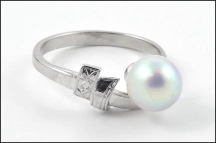 Pearl Ring in White Gold LARGE