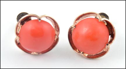 Vintage Coral Screwback Earrings in 10K Yellow Gold LARGE