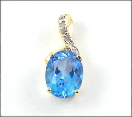 Blue Topaz Pendant in 14K Yellow Gold MAIN