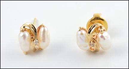 Biwa Pearl Earrings in Yellow Gold LARGE