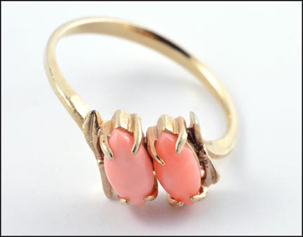 Coral Ring in Yellow Gold MAIN