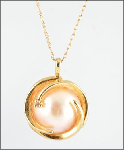 Mabe' Pearl Necklace in 14K Yellow Gold MAIN