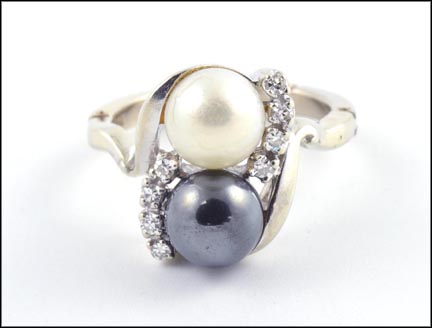 Black and White Pearl Ring, Arthritic Shank in White Gold LARGE