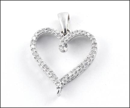 Diamond Heart Pendant in White Gold MAIN