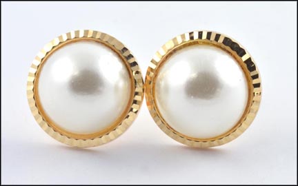 Mabe' Pearl Button Earrings in 14K Yellow Gold MAIN