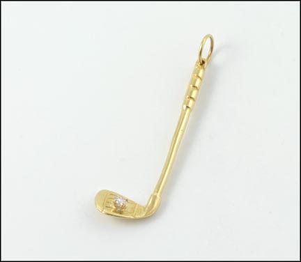Golf Putter Pendant in Yellow Gold MAIN