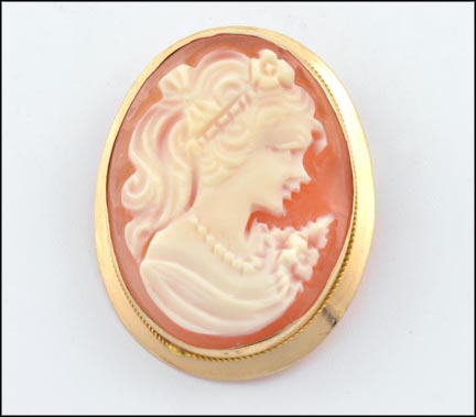 Cameo Pin or Pendant in 14K Yellow Gold MAIN