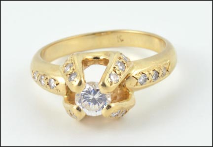 Diamond Ring in Yellow Gold MAIN