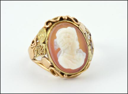 Cameo Ring, Vintage 1930's in Yellow Gold MAIN