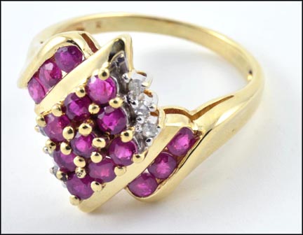 Ruby Cluster Ring in Yellow Gold MAIN