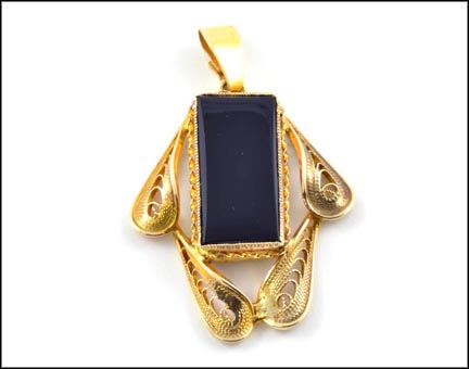 Onyx Pendant in 10k Yellow Gold MAIN