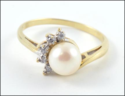 Pearl Ring in 10K Yellow Gold MAIN