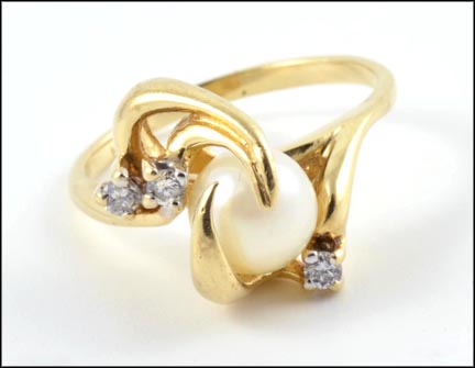 Pearl Ring in 14K Yellow Gold MAIN