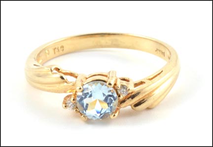 Aquamarine Ring in 14K Yellow Gold MAIN