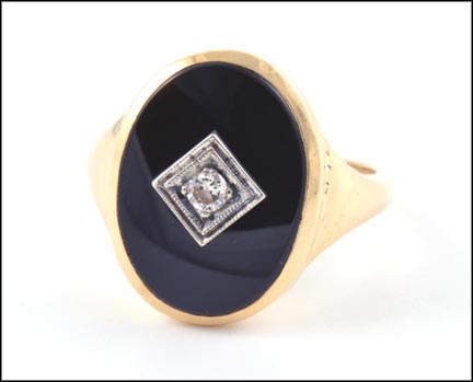 Onyx Ring in 14K Yellow Gold MAIN