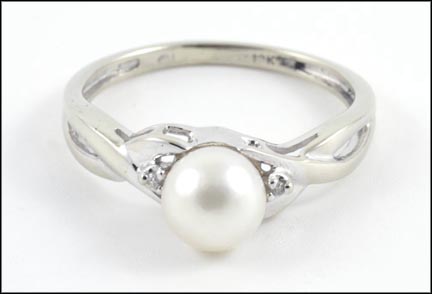 Pearl Ring in 10K White Gold MAIN