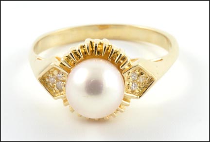 Pearl Ring in Yellow Gold MAIN
